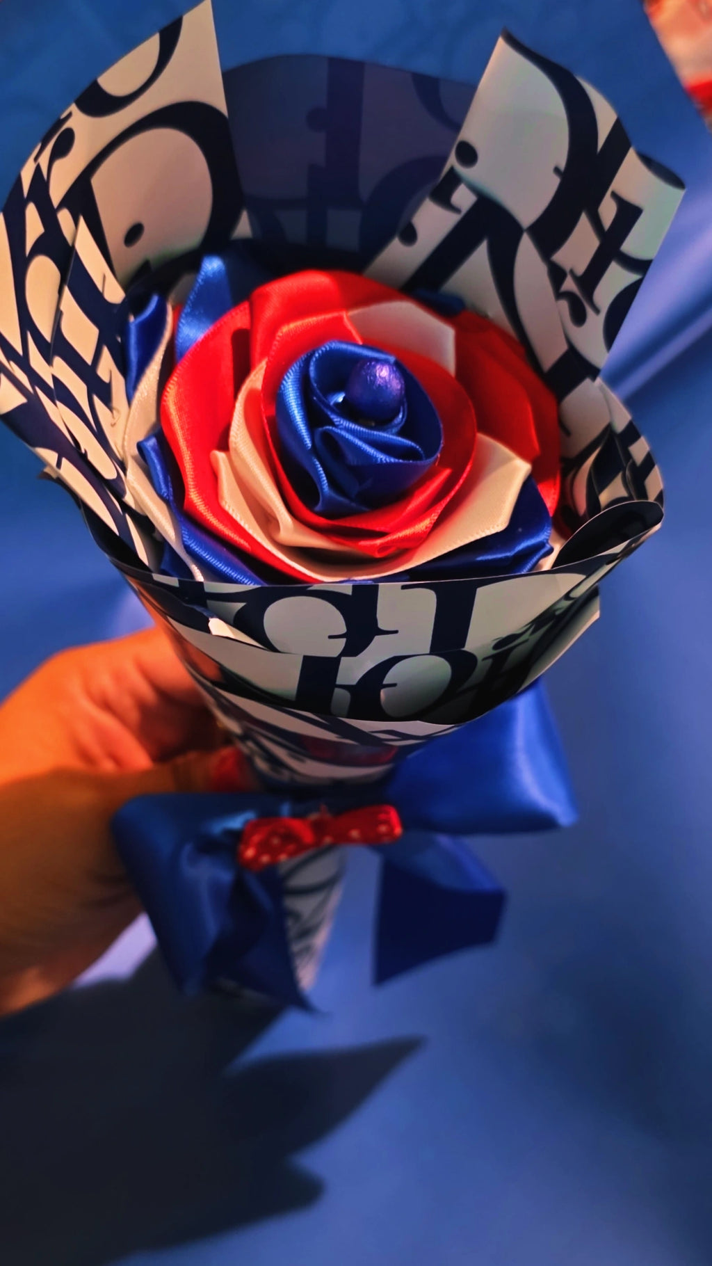 🌹🇺🇸 Patriotic Ribbon Rose Bouquet 🇺🇸🌹